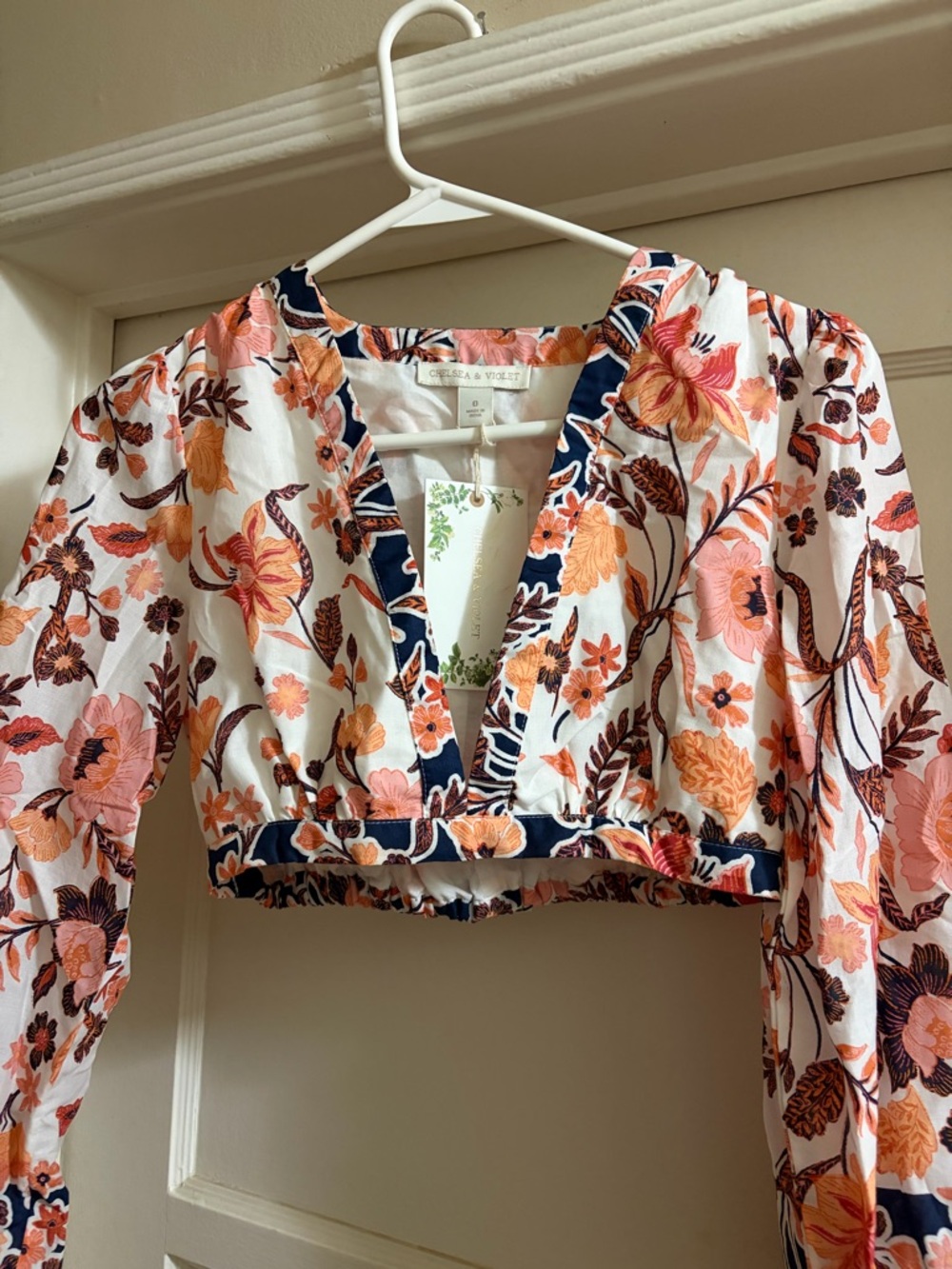 Chelsea & Violet Peach Floral V-Neck Cropped Top with Navy Trim